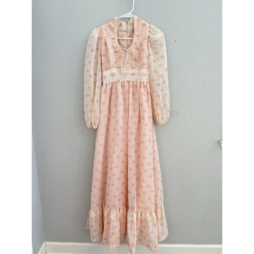 Vintage Womens size 5 Lace Prairie Cottagecore Floral 70s Maxi Long sleeve